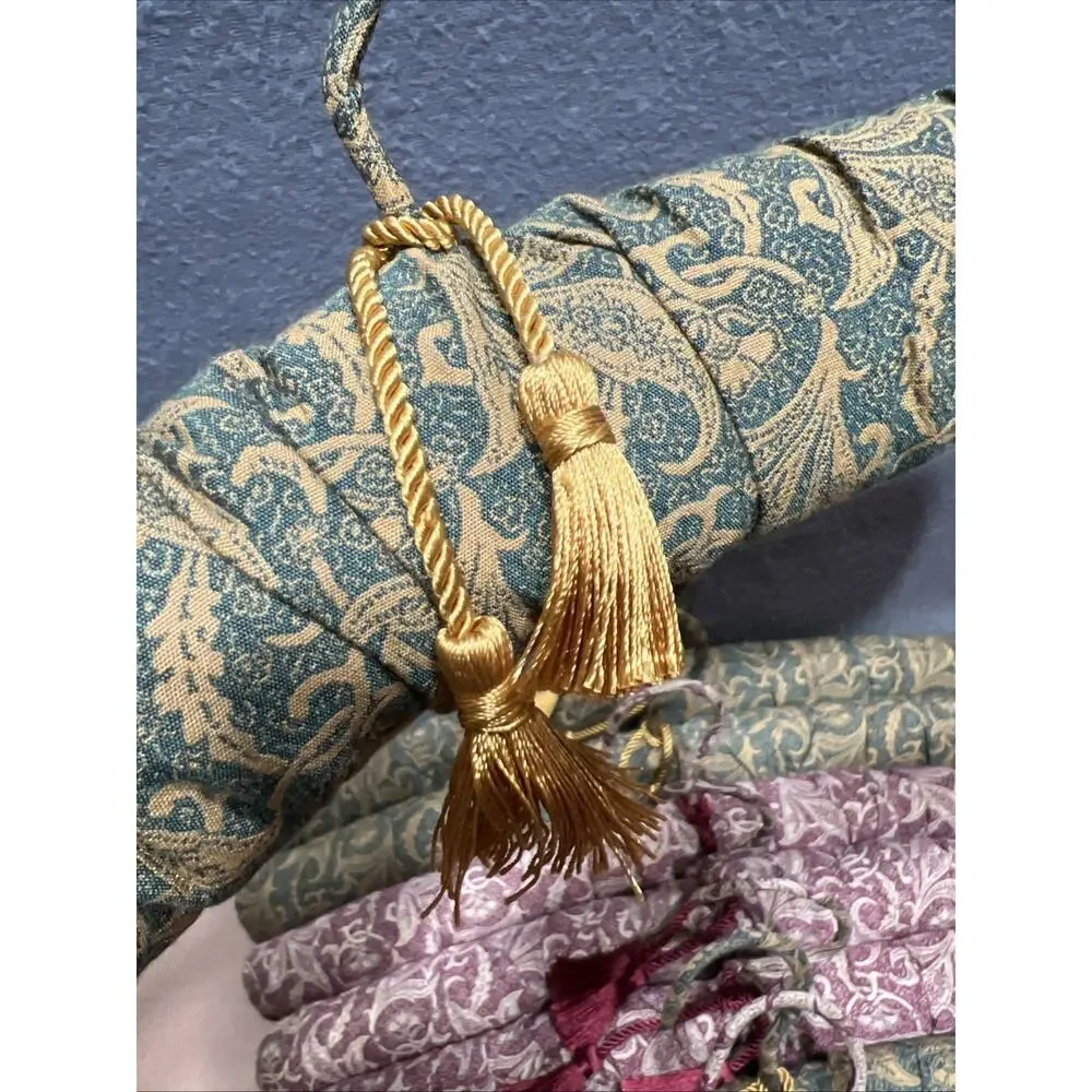 Vintage Hangers Pais With Tassels Frech Floral Design Padded Set of 9 Green/Red